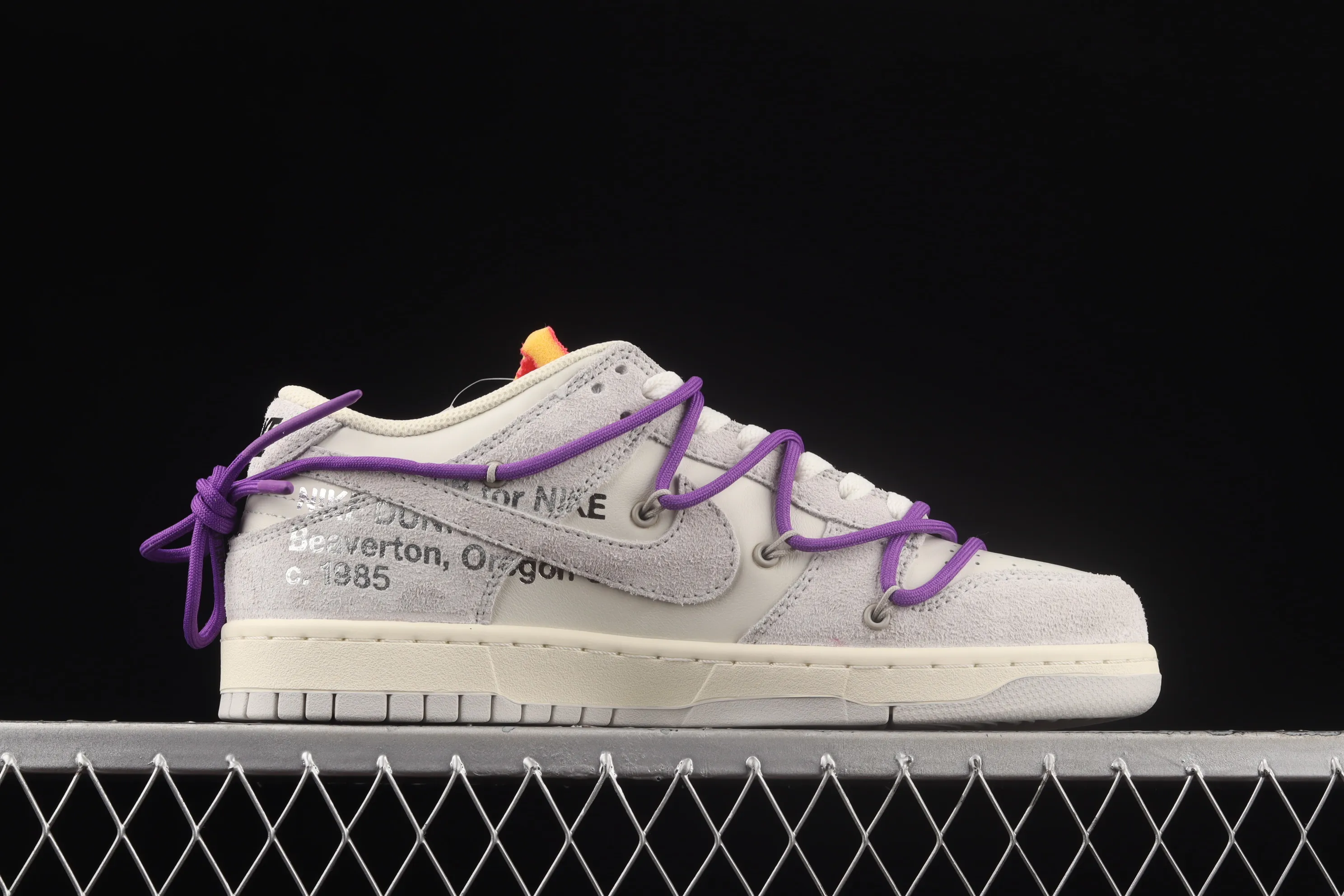 All Categories Nk SB Dunk Series Nk SB Dunk Low Low-top Sneakers #ZG Version OF x Nk Dunk Low OW Suede SB Smashed Backboard Fashion Casual Sneakers DJ0950-101